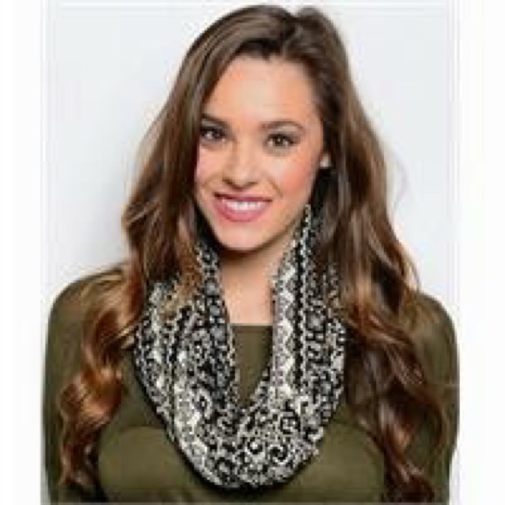 Black and white scarf